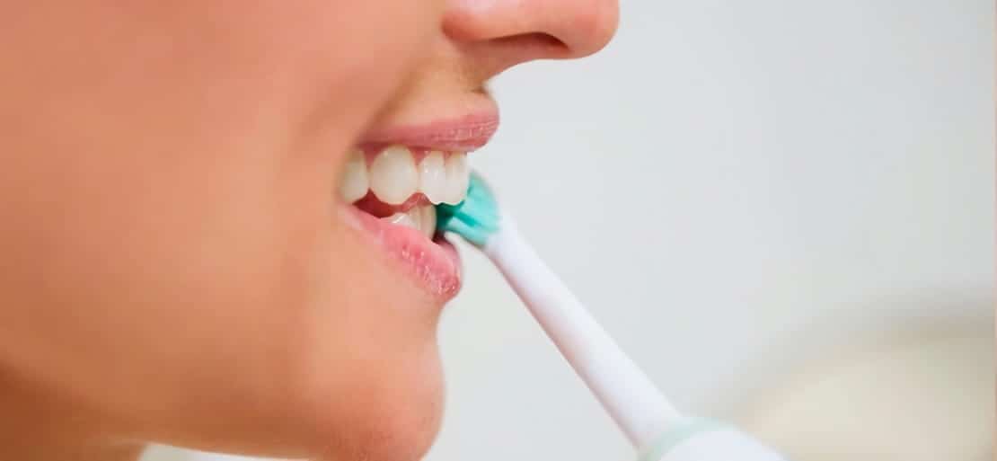 4 características indispensables de un cepillo de dientes efectivo