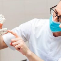 Como tratar la pérdida de dientes