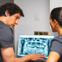 Implantes poco hueso