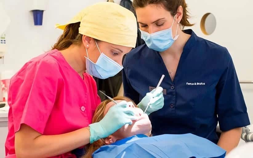 Soluciones para agenesia dental Clínica dental