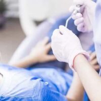 cómo tratar la anquilosis dental