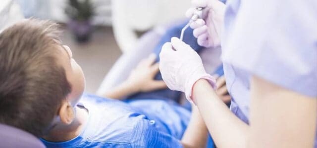 cómo tratar la anquilosis dental
