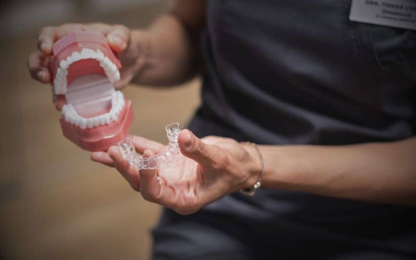 Antes y después de alineadores invisibles Conoce cómo se transforma tu sonrisa antes y después de ortodocnia invisible
