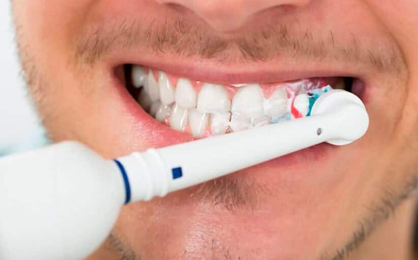 Cada cuánto hay que cambiar el cepillo de dientes Bacterias del cepillo de dientes