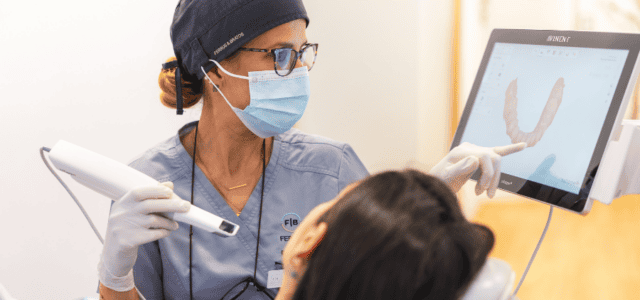 Estudio estético para ver las desventajas de las carillas dentales antes de realizar el tratamiento