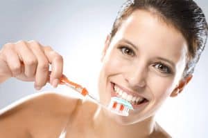 Cepillar dientes correctamente después de comer