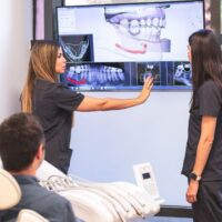 cuantos años duran los implantes dentales