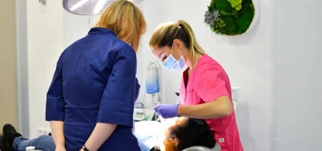 Curetaje dental paso a paso El raspado se realiza por periodoncistas