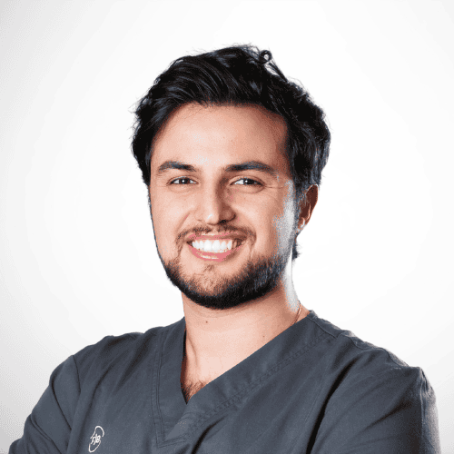Especialista en odontología Dr. Ricardo Taheri