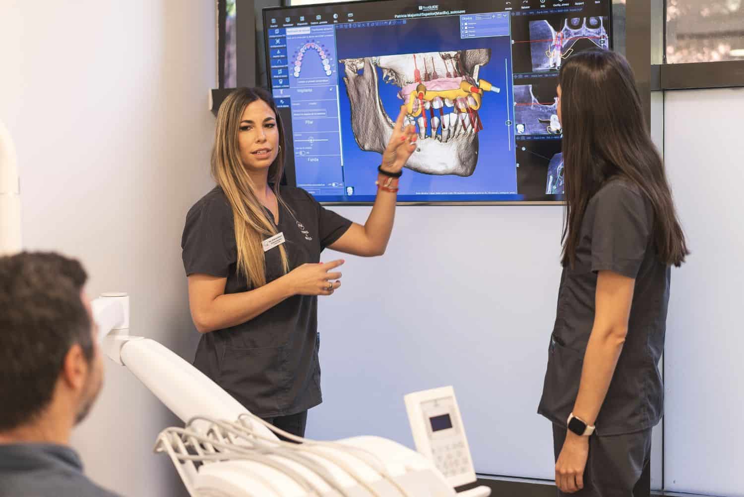 dres-especialistas-implantes-dentales Tipos de Invisalign