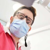 Dentista especializado en endodoncia