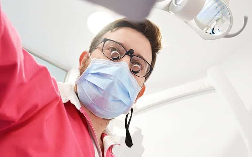 Dentista especializado en endodoncia