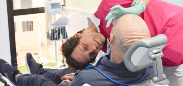 Paciente con dentadura removible