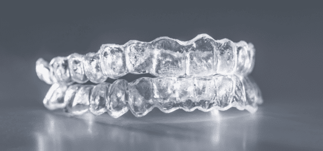 Alineador de Invisalign Exrpress