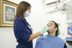 Diferencias entre limpieza dental y curetaje