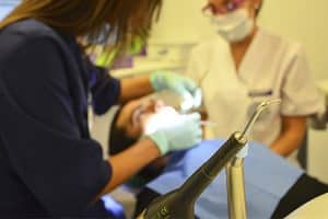 Higiene dental con aeropulidor