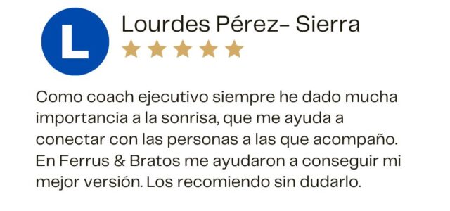Paciente de la clínica opina sobre su experiencia con carillas dentales