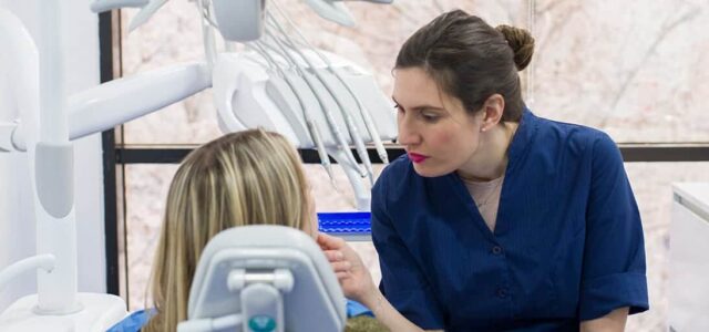 Ir al dentista con Invisalign Revisiones con Invisalign