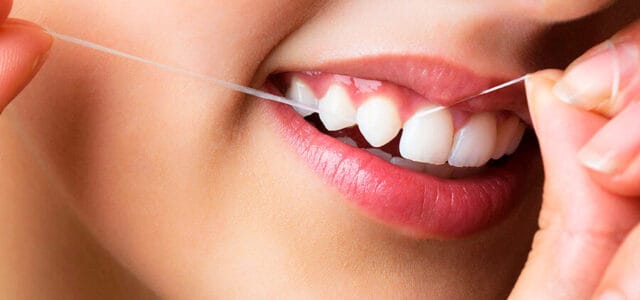 Cómo usar el hilo dental