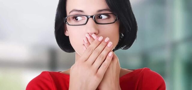 Cómo tratar la lengua vellosa negra Tratamiento para la lengua vellosa negra
